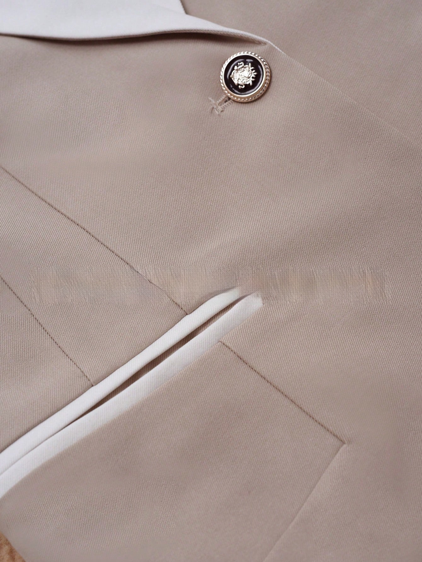 Blazer élégant et formel à boutons de couleur contrastée, style professionnel