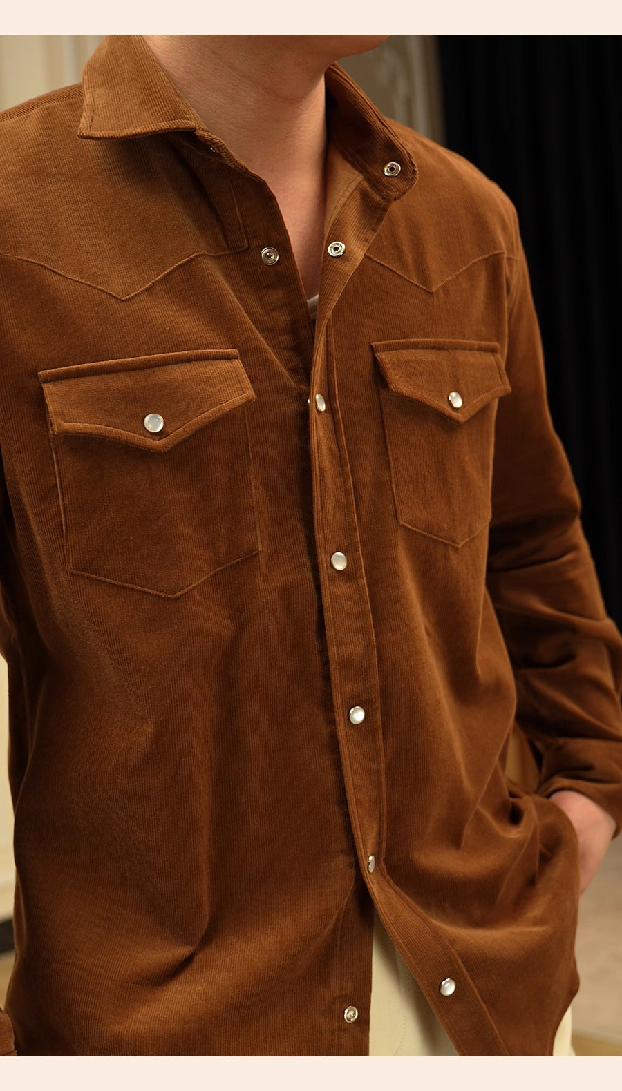 Chemise décontractée pour homme, en pur coton tissé à la mèche, idéale au quotidien.