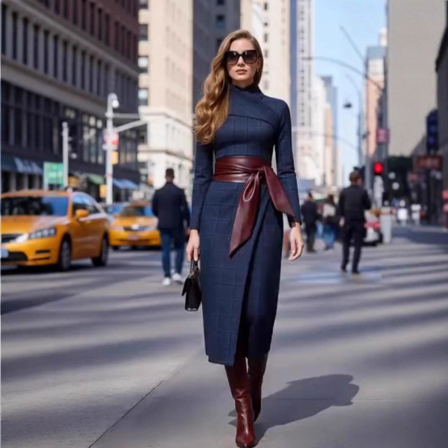 Robe élégante et sophistiquée pour femme, taille large et ceinture.