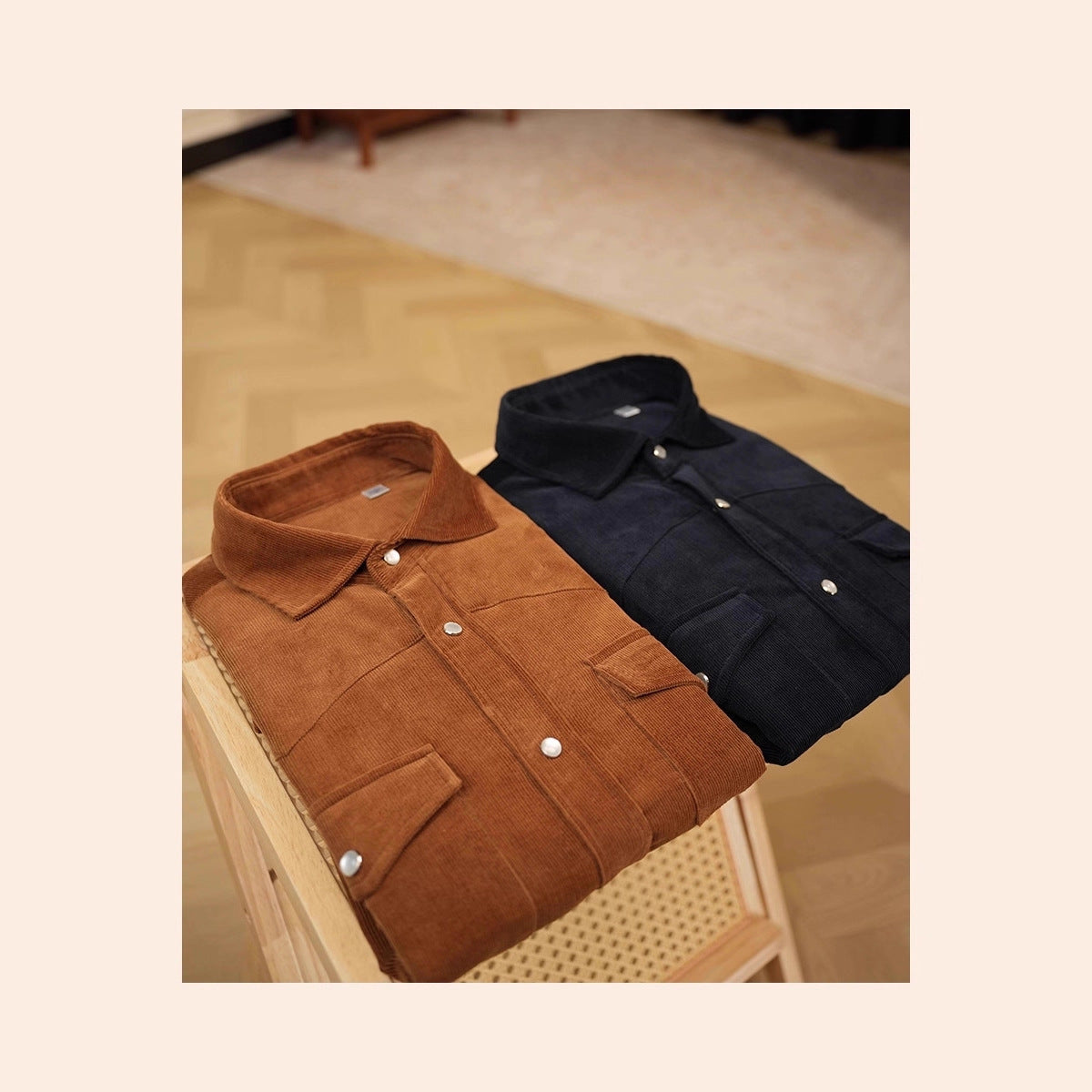 Chemise décontractée pour homme, en pur coton tissé à la mèche, idéale au quotidien.