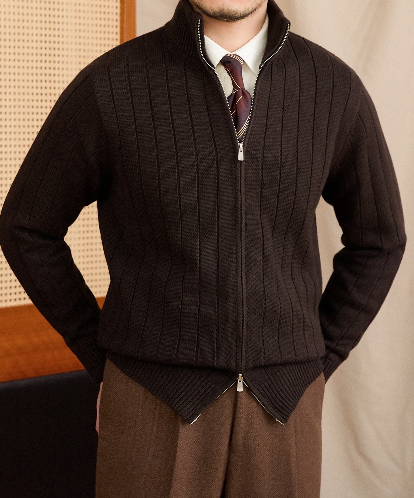 Veste pull à col roulé en maille de laine mélangée, coupe ajustée et polyvalente