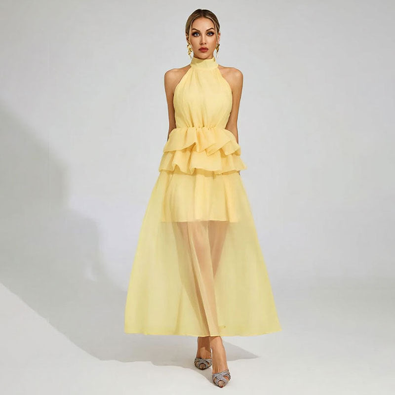 Robe de mariée fluide à volants et col halter