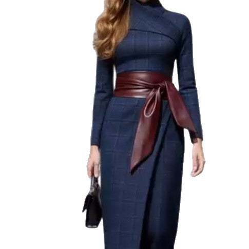 Robe élégante et sophistiquée pour femme, taille large et ceinture.